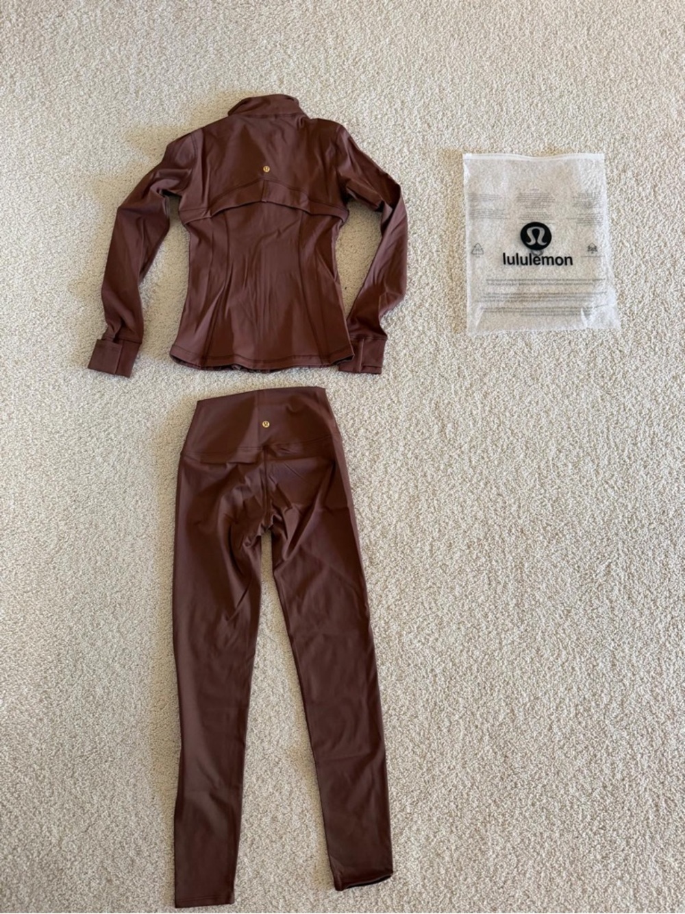 Lululemon Matching Set - Size 4 - Brown (Jacket + Leggings) - Picture 3 of 4